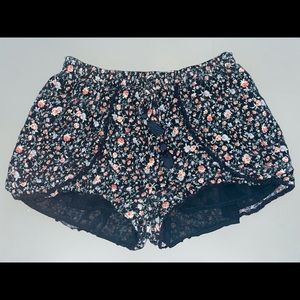 American Eagle Floral Flowy Shorts